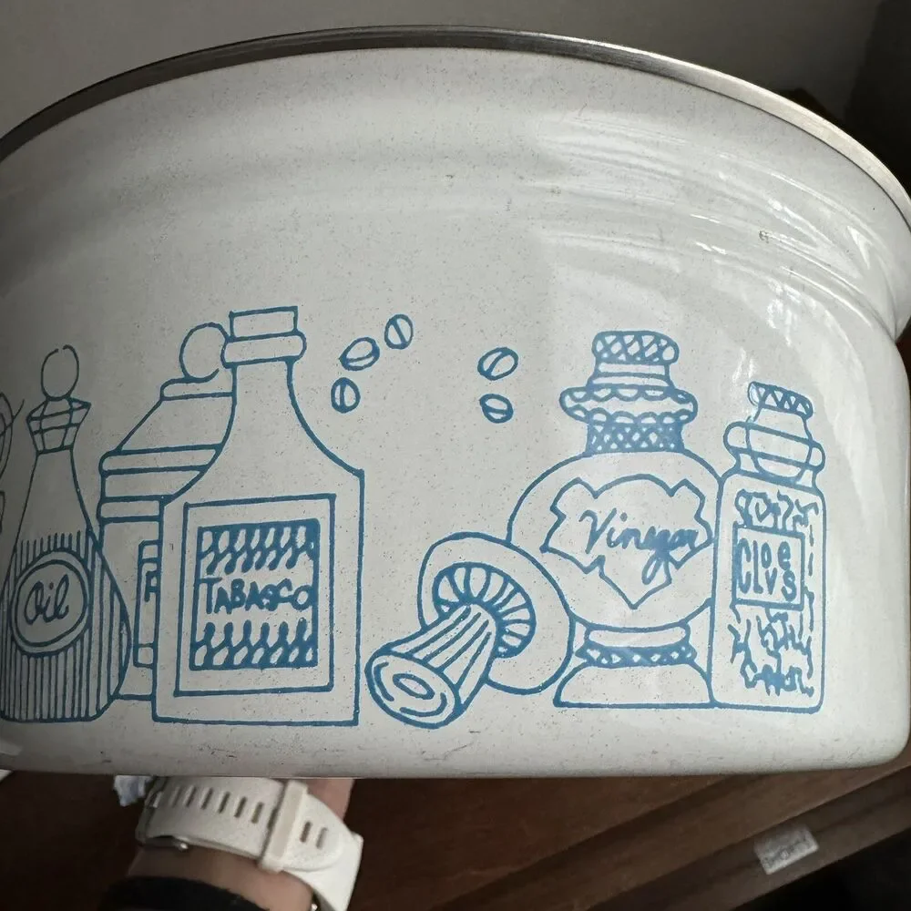 Vintage MCM White Enamel Pot w Lid Blue Kitchen Art Work Blue 4